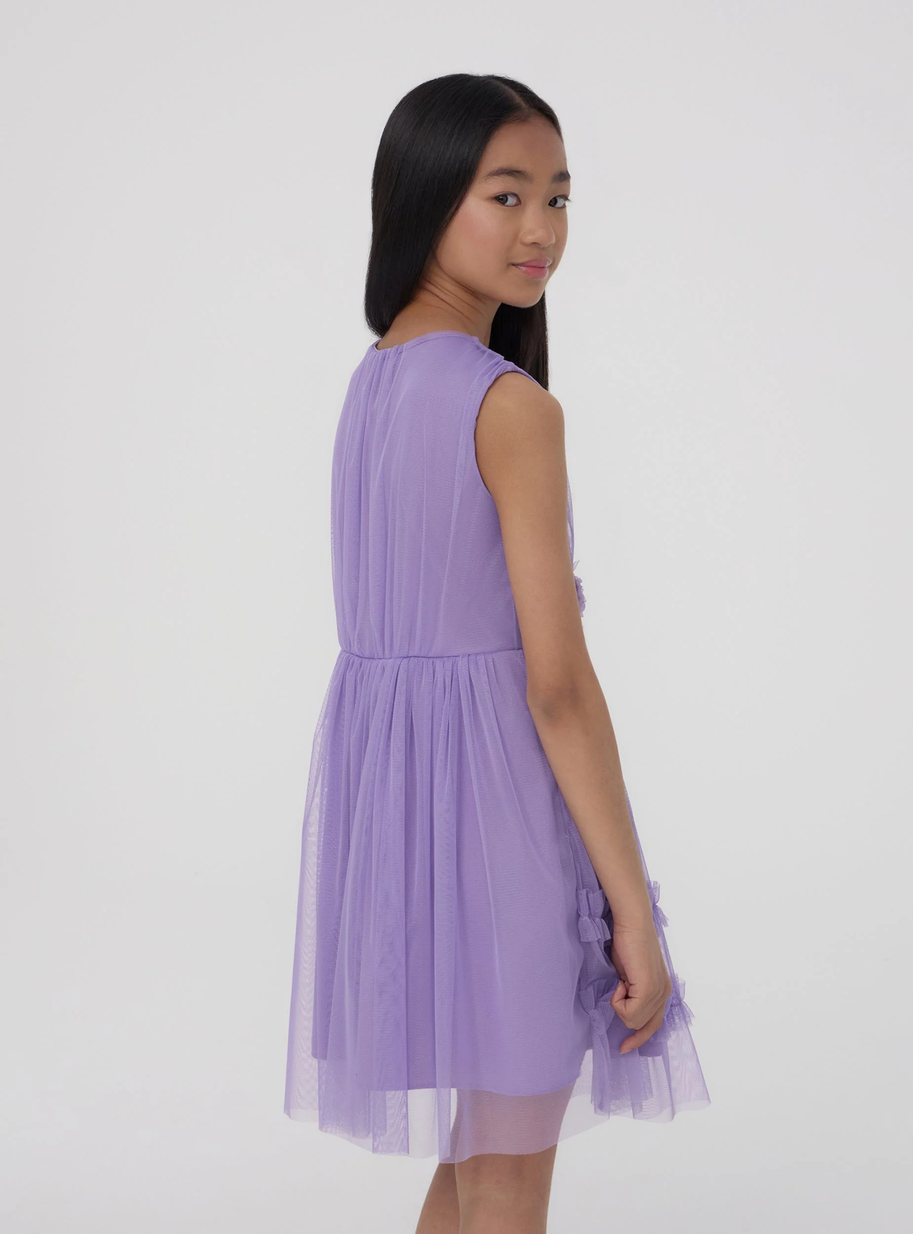 Vestito con balze e applicazioni floreali - Image 2