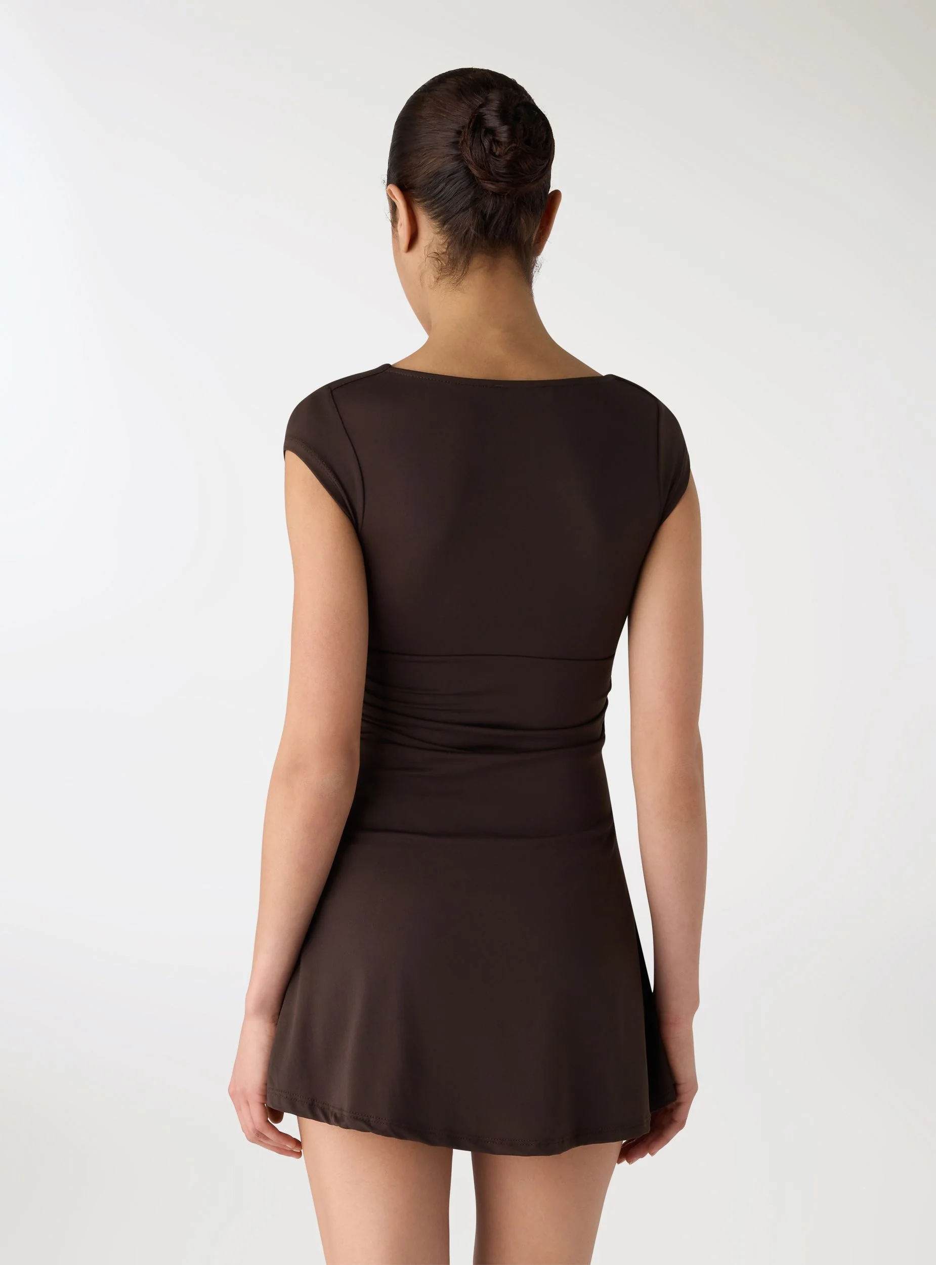 Vestito corto con scollo a V e arricciature - Image 3