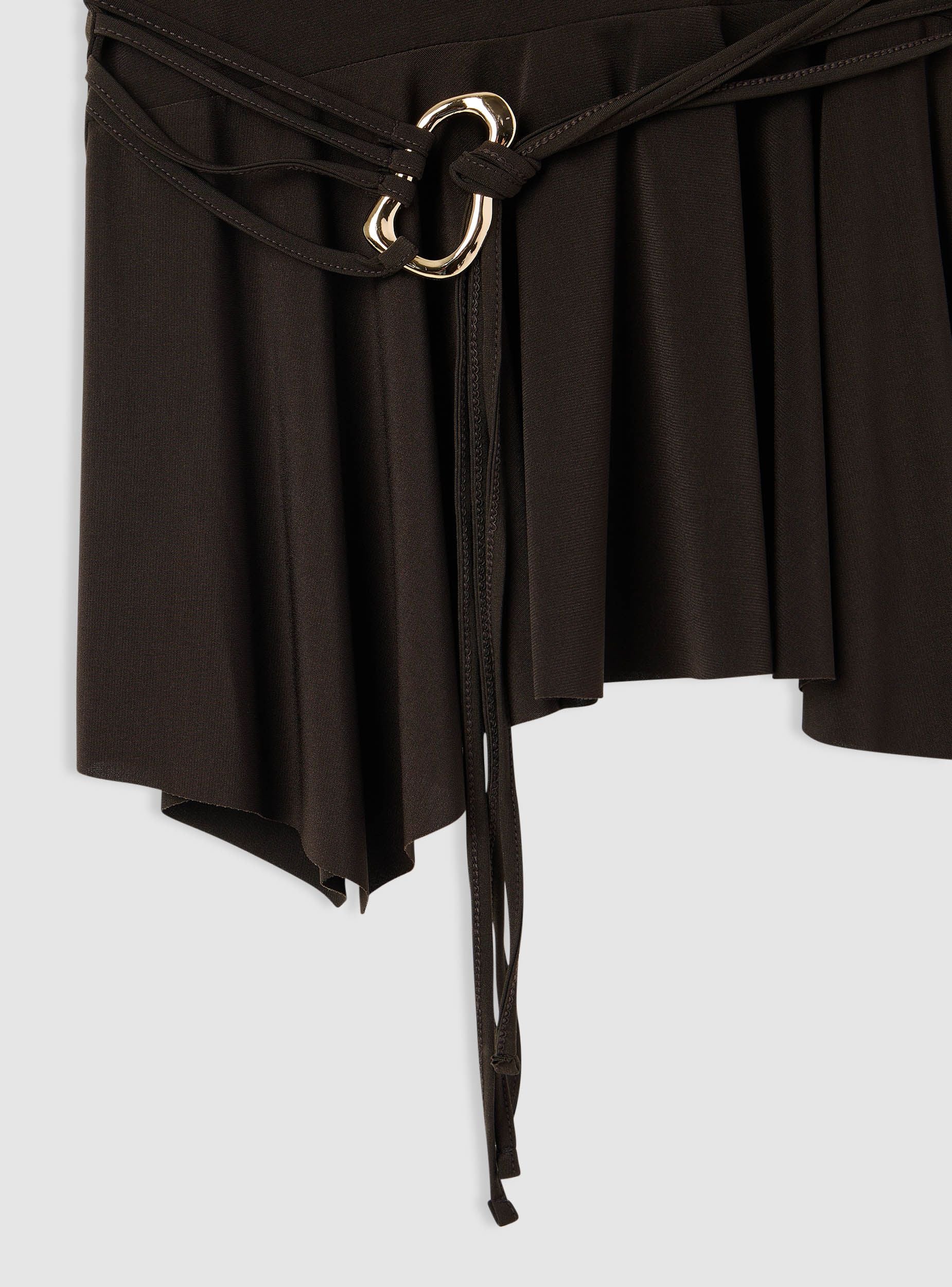 Vestito corto con spalle scoperte e cintura - Image 6