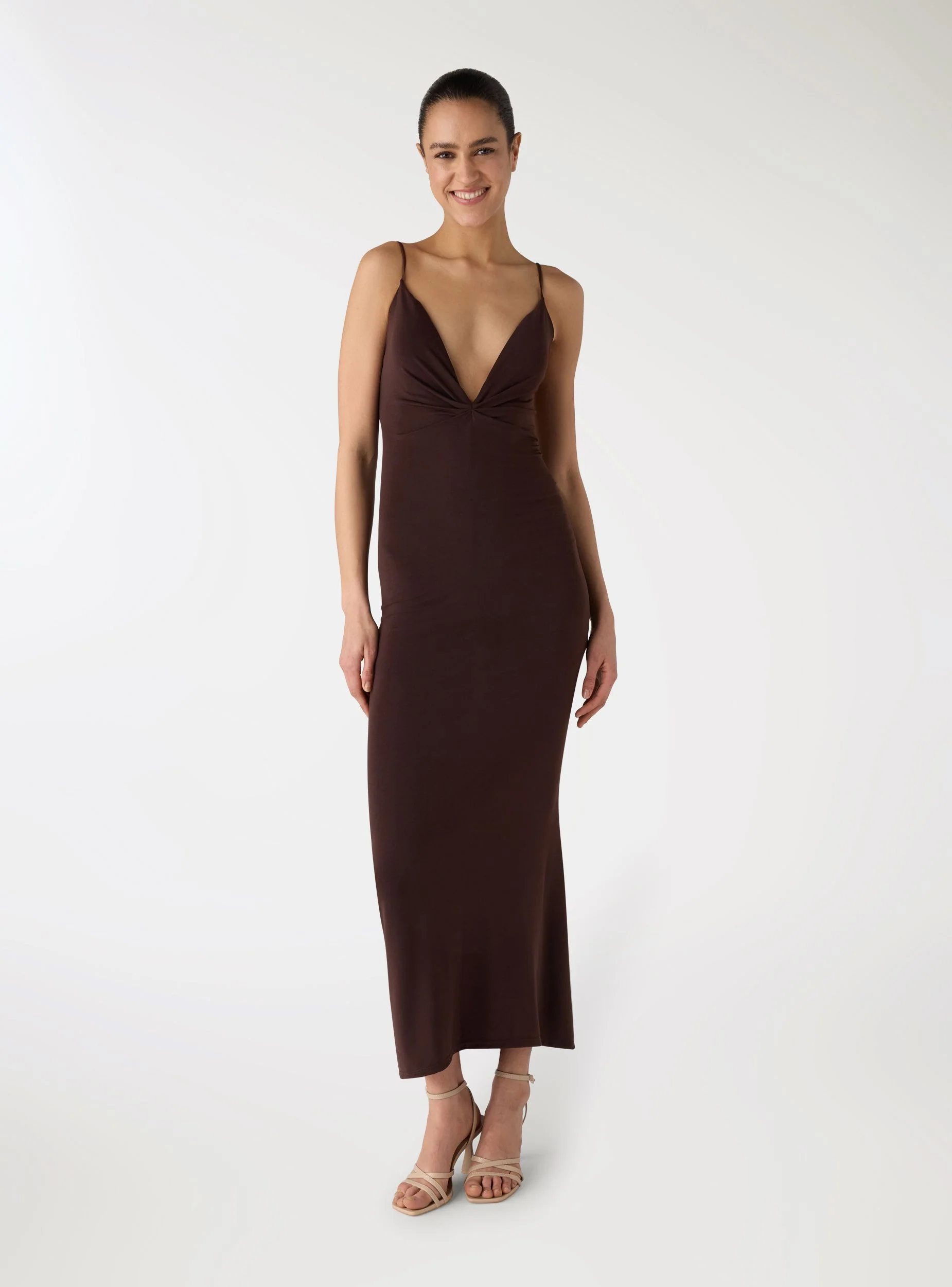 Vestito lungo con coppe e arricciatura dietro - Image 2