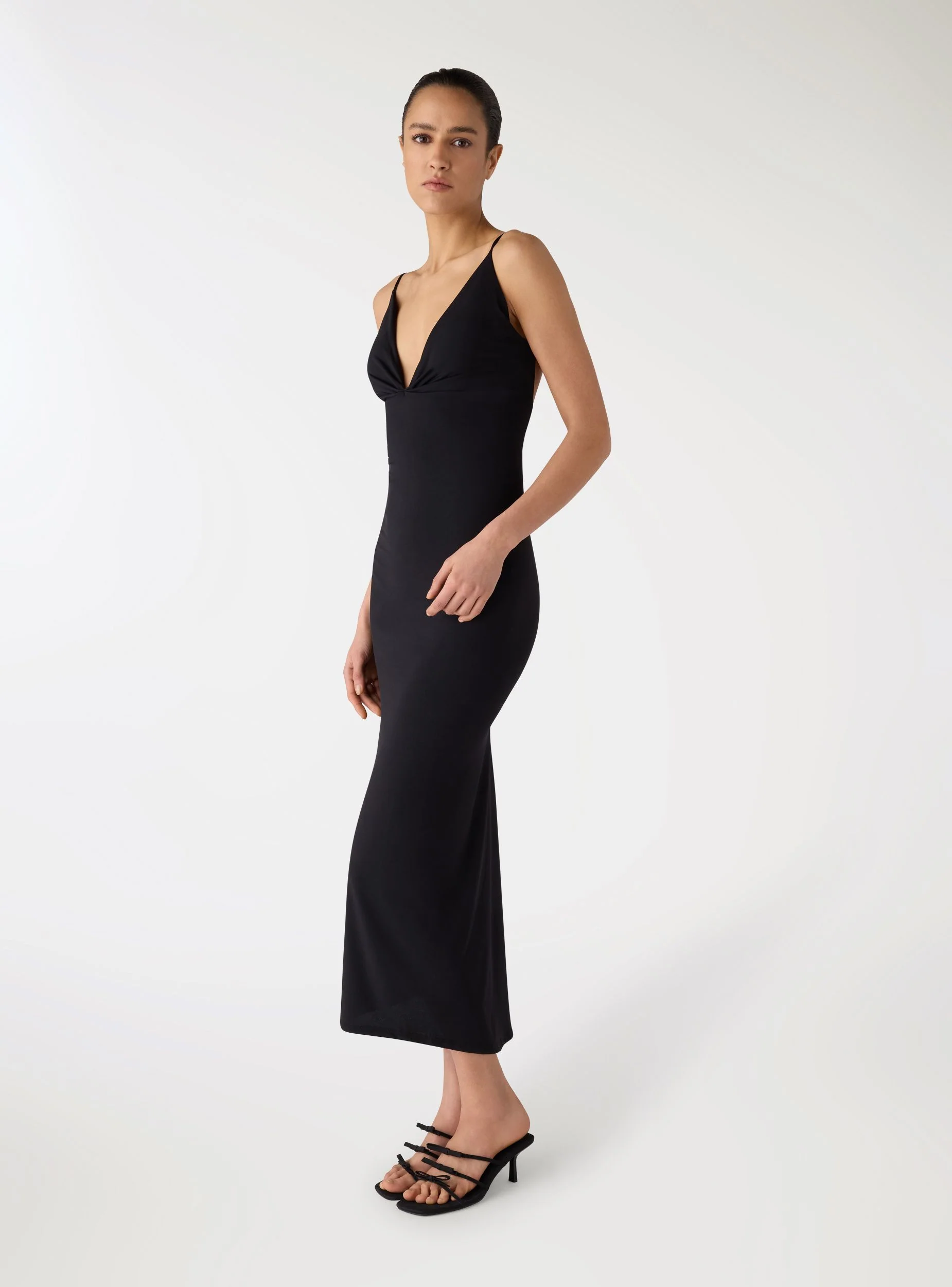Vestito lungo con coppe e arricciatura dietro - Image 2