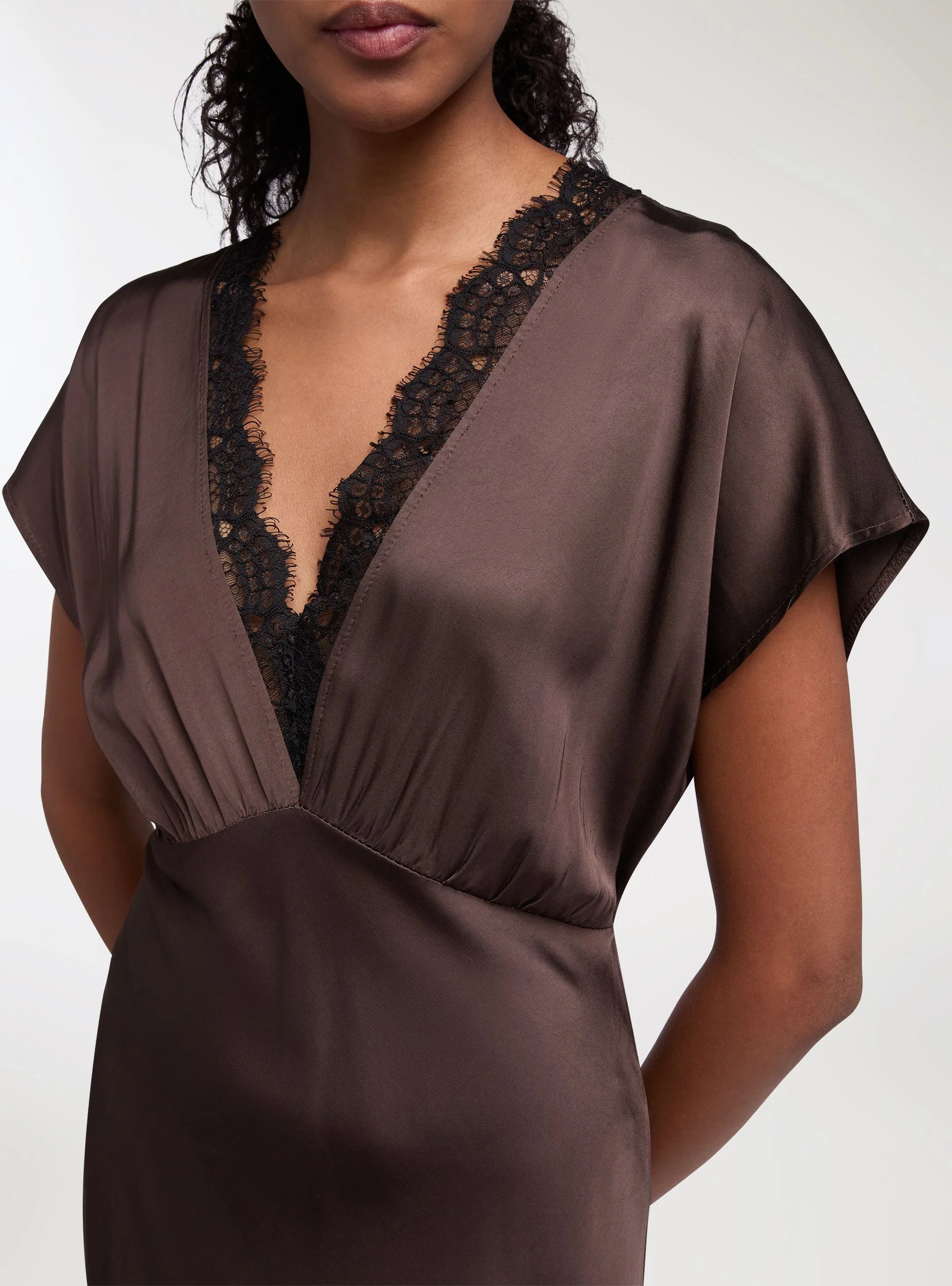 Vestito lungo con inserti in pizzo - Image 3