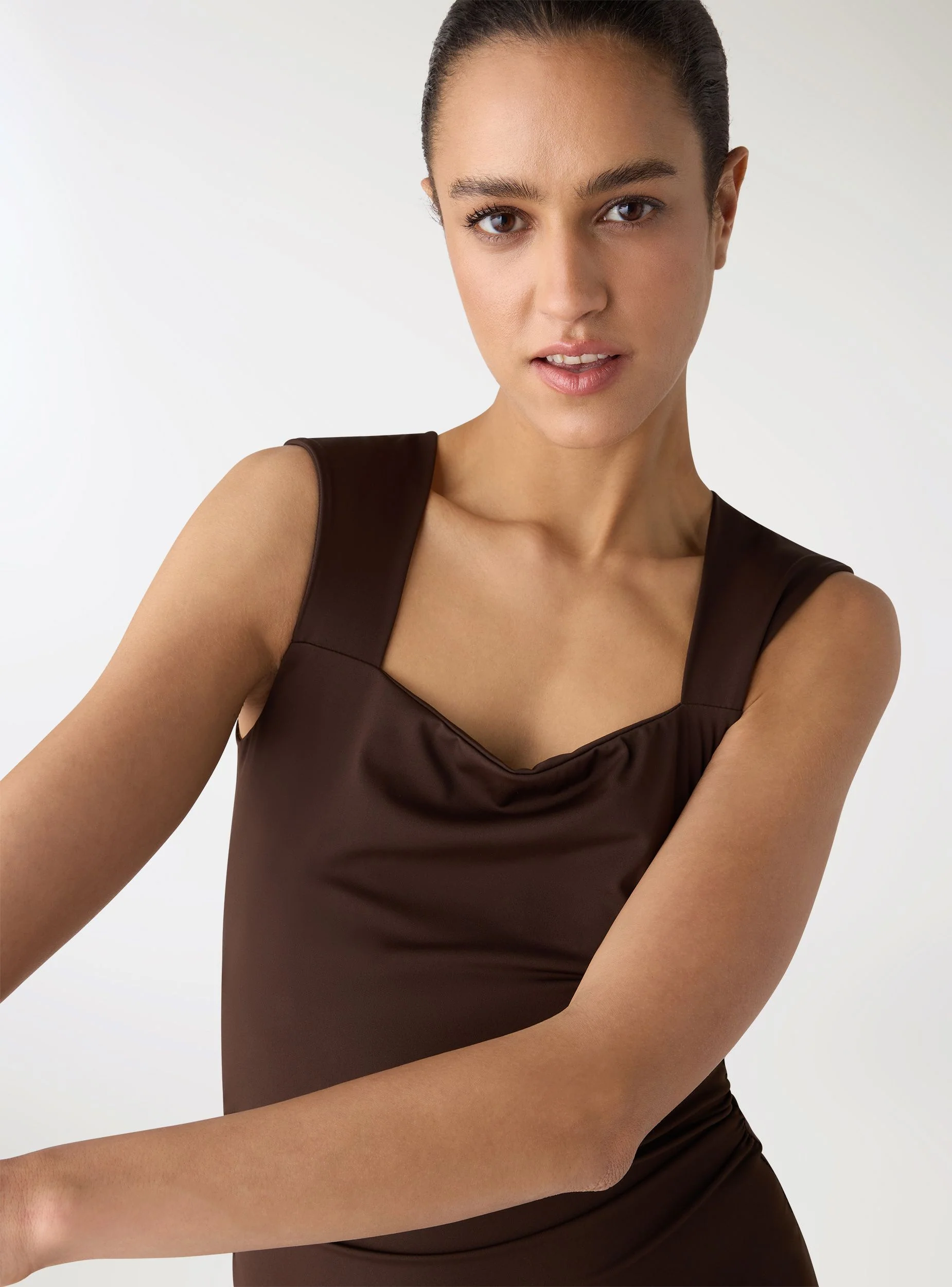 Vestito lungo con scollo quadrato e arricciature - Image 4
