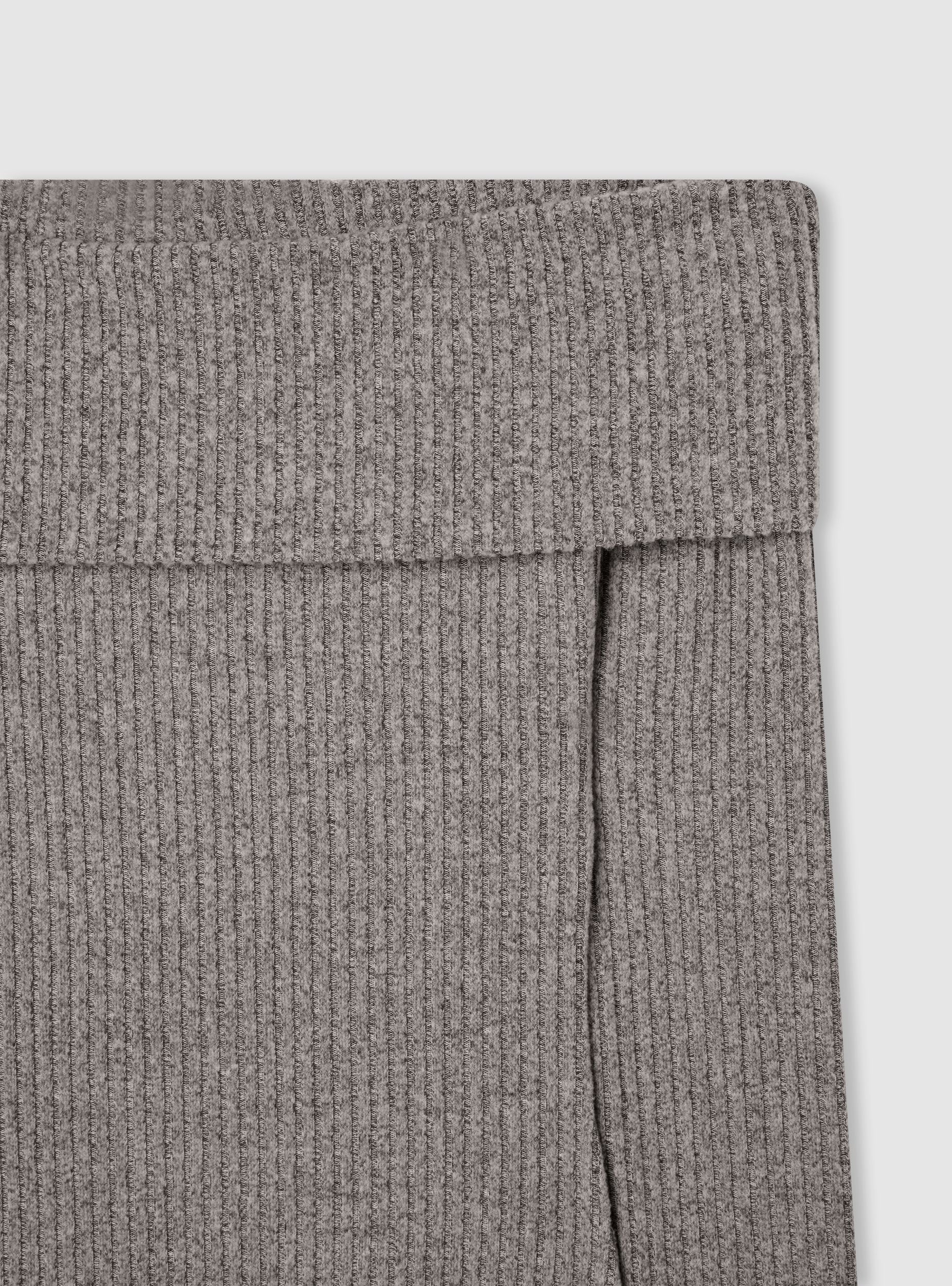 Vestito lungo con spalle scoperte tessuto caldo - Image 7