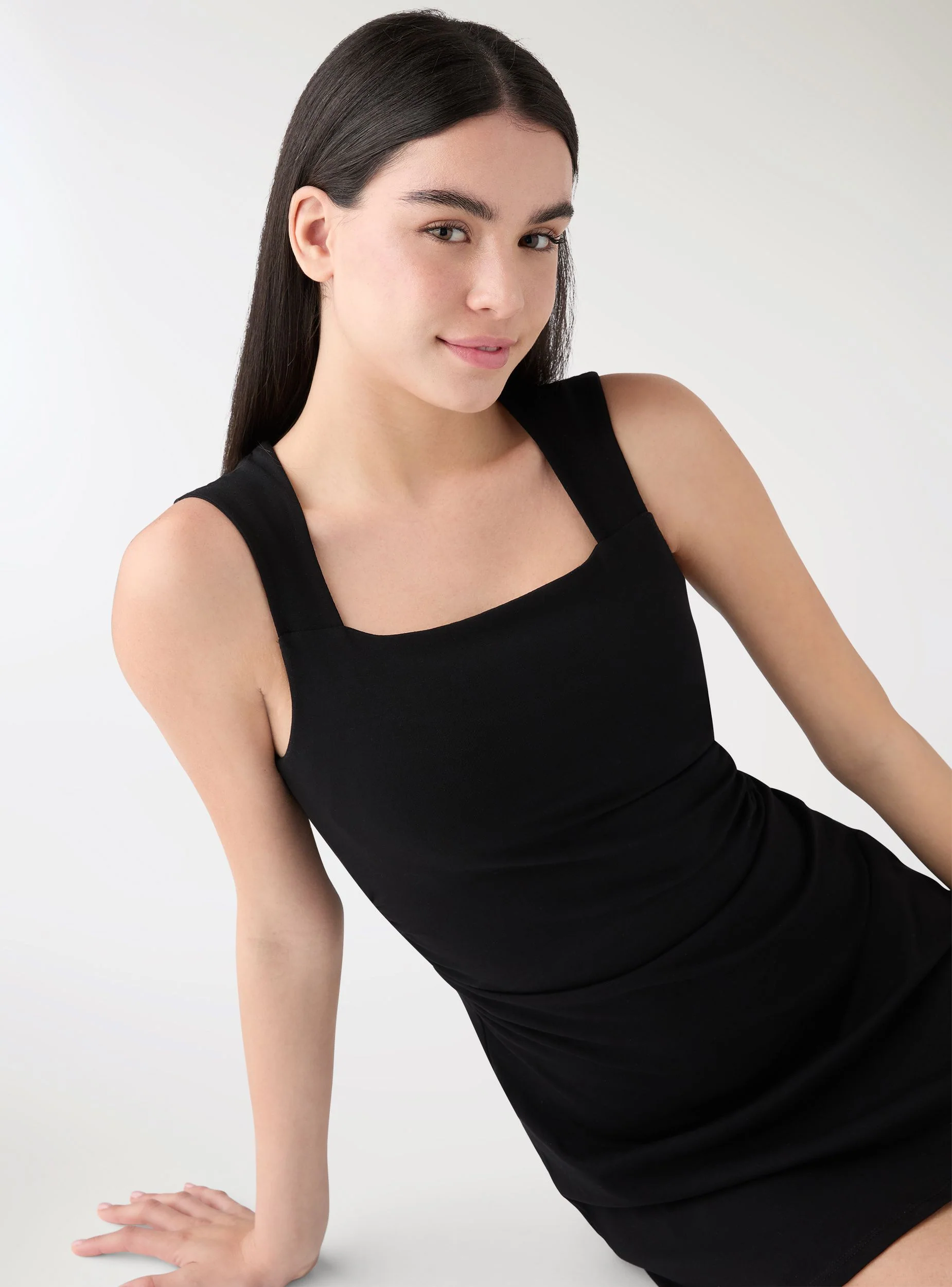 Vestito skater a tinta unita con arricciature - Image 2